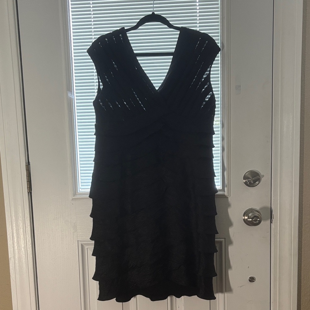 Scarlett Nite Black Ruffled Tiered Sheath Midi Dress